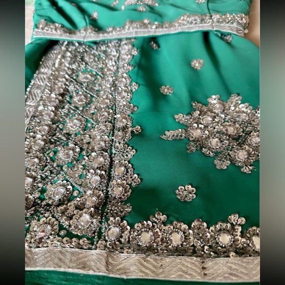 Saree with silver embroidery - Picture 2 of 5